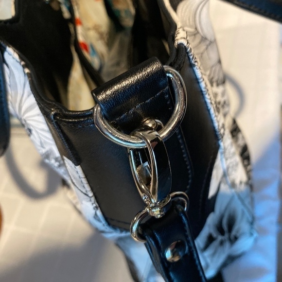 New Sharif Large Leather Shoulder Bag NWOT - Picture 14 of 15